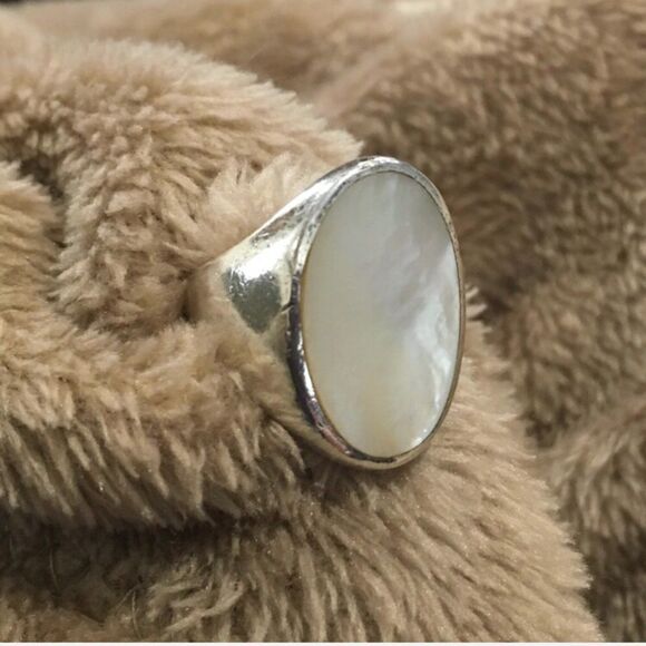 Vintage Mother of Pearl Sterling Silver Wide Band Cocktail Ring Sz 8 - Picture 4 of 8